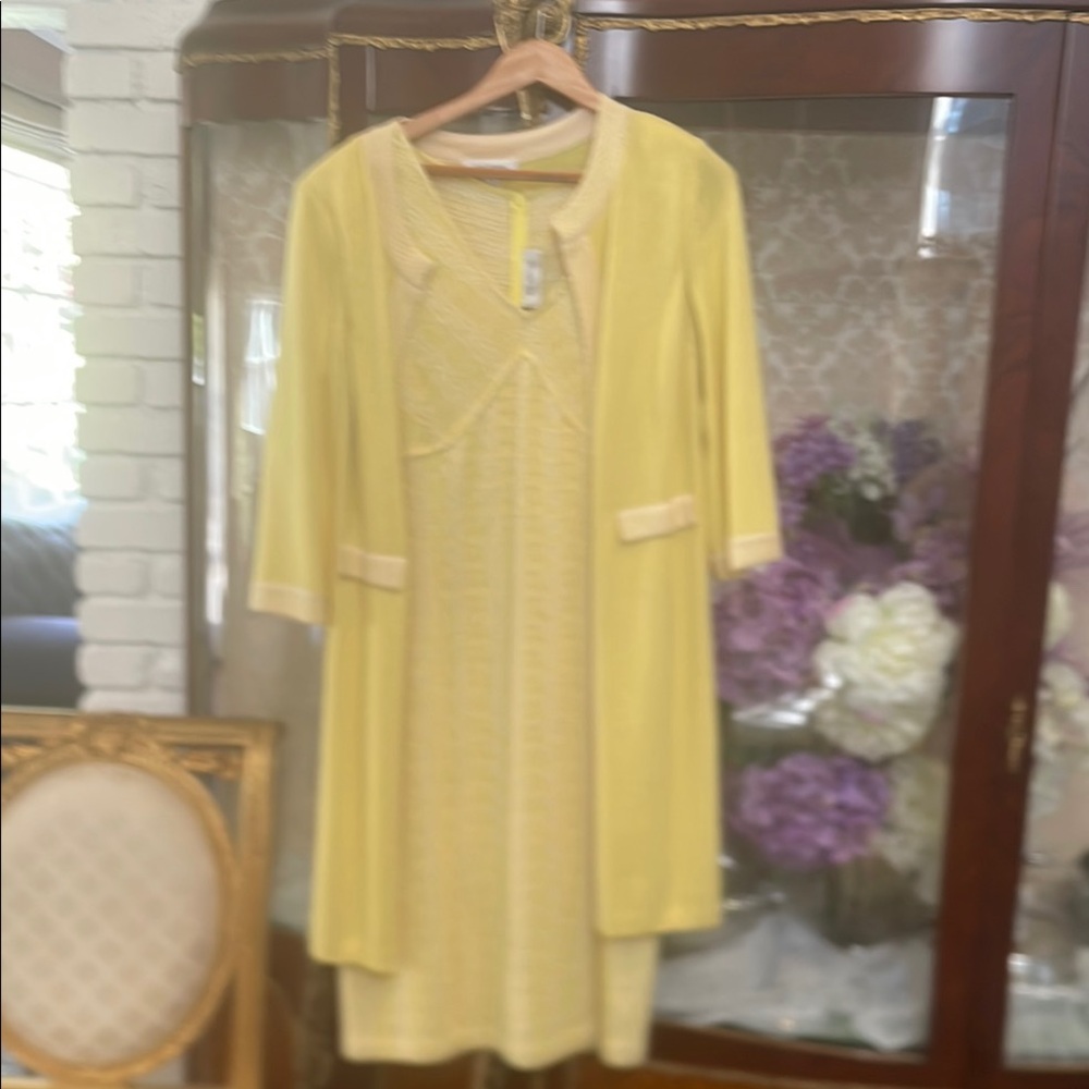 Elegant Yellow Women's st John’s depress/jacket set